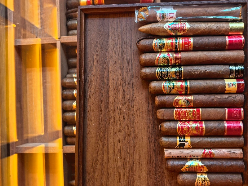 Cigar cabinet