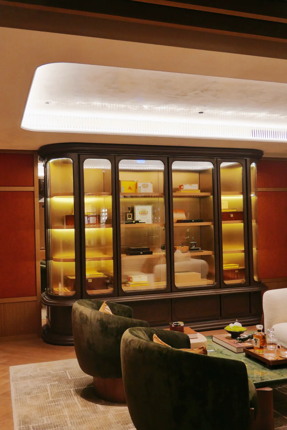 CIGAR CABINET-D